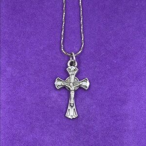💛 Vintage Pewter Cross Pendant Necklace